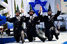 The Amazing Bottle Dancers at The 2008 Israel Expo